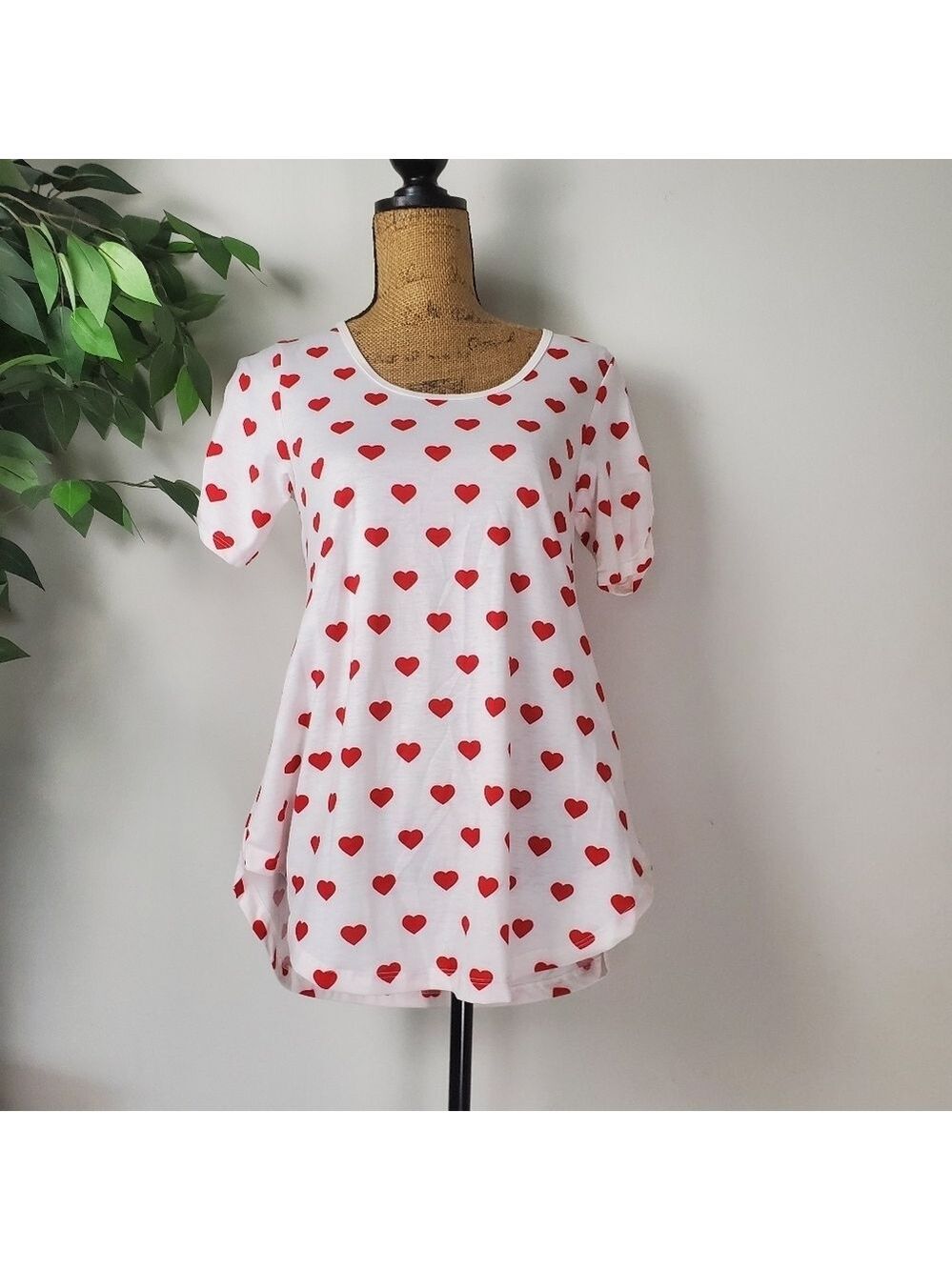 Lularoe Morgan Red and Pink Heart Print Top XXS